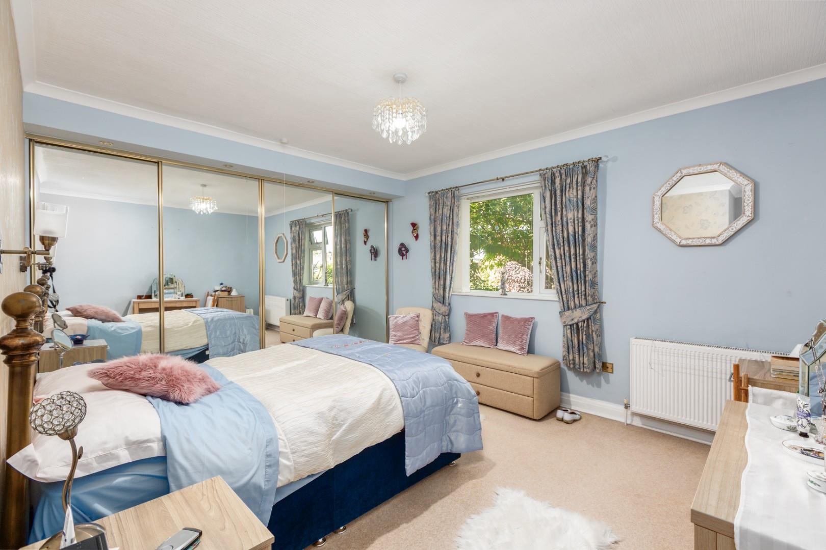 Gowerton Road, Three Crosses, Swansea, SA4 3PY